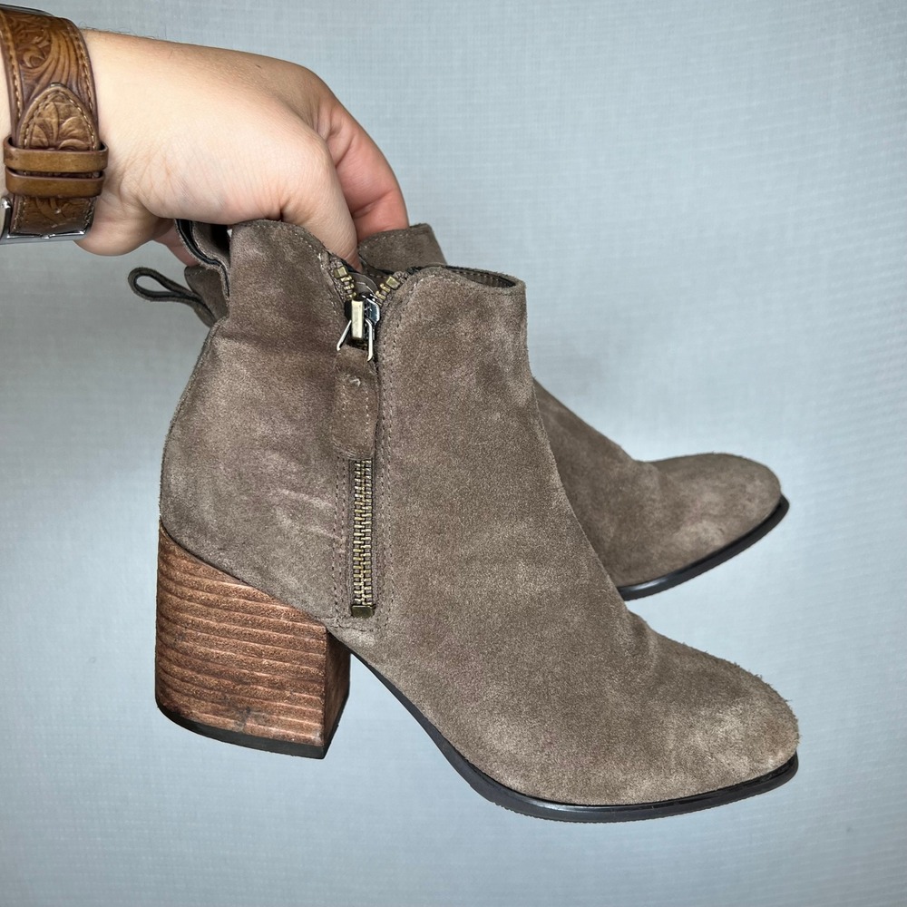Blondo Waterproof Suede Taupe Ankle Booties Wood‎ Stacked Block Heel Boots